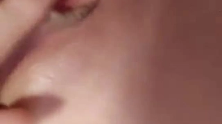 娇妻 雪白 呻吟-美女学生妹子是男友的乖母狗，戴着狗炼项圈乖乖让男友无套抽插~